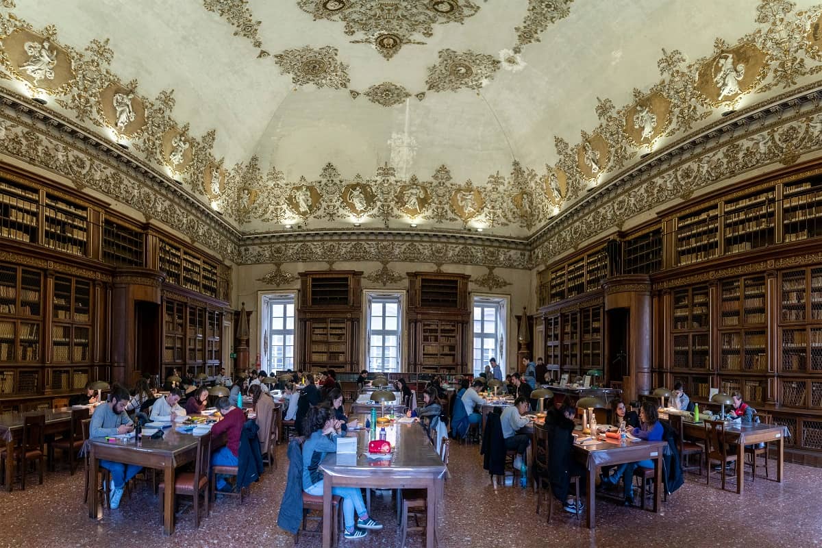 Un ignoto ricettario medico inglese del XIV secolo trovato nella Biblioteca  Nazionale di Napoli da Vallese, Tarquinio. Biblioteca nazionale (Naples,  Italy): (1940) First Edition.